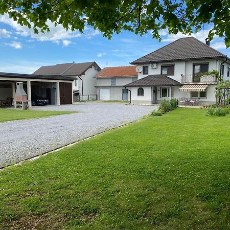 Kuca Za Odmor Tarik Villa Cazin Bagian luar foto